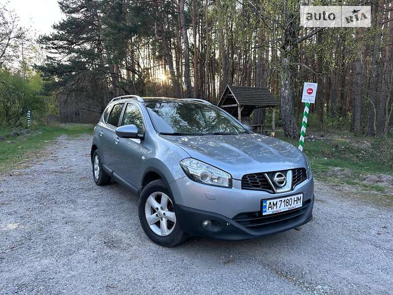 Позашляховик / Кросовер Nissan Qashqai+2 2010 в Полонному