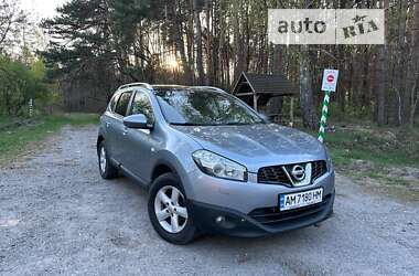 Внедорожник / Кроссовер Nissan Qashqai+2 2010 в Полонном