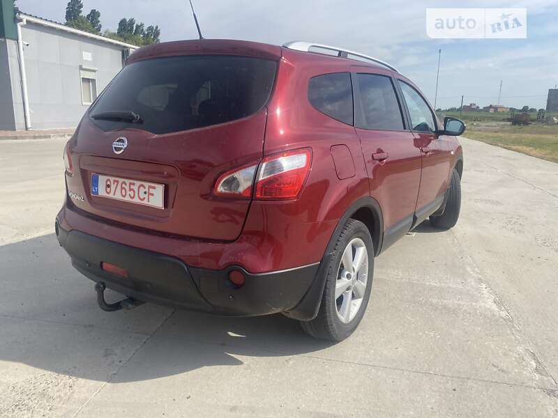 Внедорожник / Кроссовер Nissan Qashqai+2 2011 в Монастырище