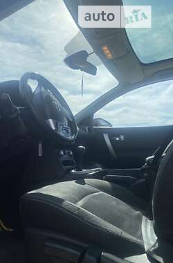 Внедорожник / Кроссовер Nissan Qashqai+2 2011 в 