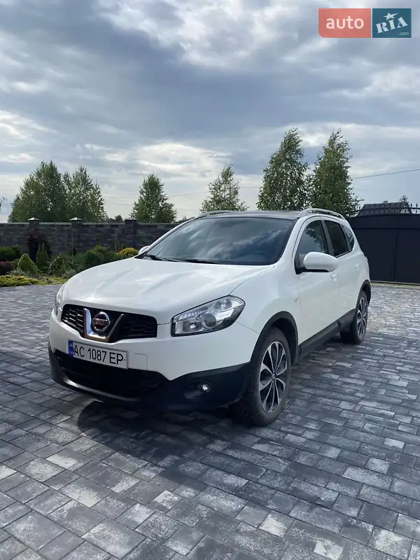 Позашляховик / Кросовер Nissan Qashqai+2 2011 в 