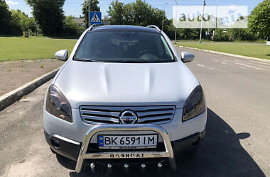 Внедорожник / Кроссовер Nissan Qashqai+2 2009 в Ровно