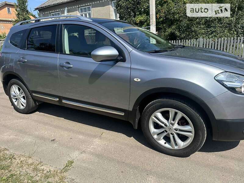 Позашляховик / Кросовер Nissan Qashqai+2 2010 в Луцьку