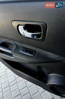 Внедорожник / Кроссовер Nissan Qashqai+2 2009 в 