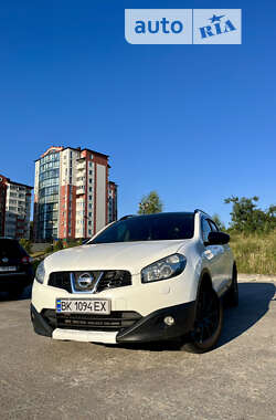 Позашляховик / Кросовер Nissan Qashqai+2 2013 в Вараші