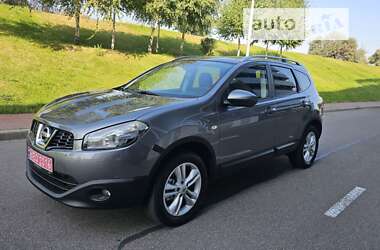 Внедорожник / Кроссовер Nissan Qashqai+2 2011 в Киеве