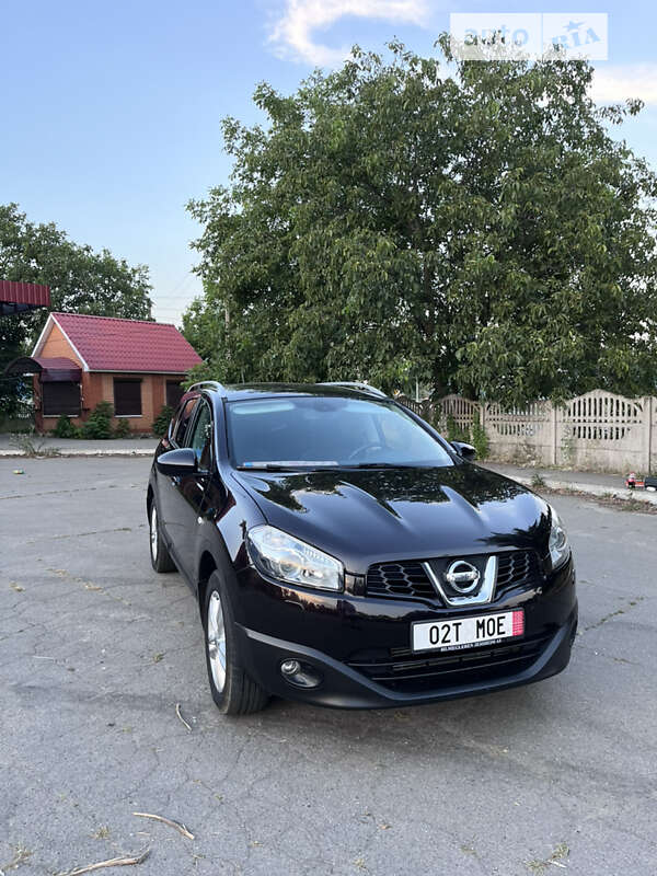 Внедорожник / Кроссовер Nissan Qashqai+2 2012 в Хороле