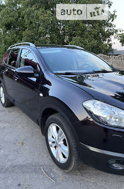 Внедорожник / Кроссовер Nissan Qashqai+2 2012 в Хороле