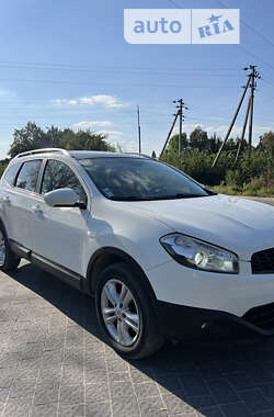 Позашляховик / Кросовер Nissan Qashqai+2 2011 в Почаєві