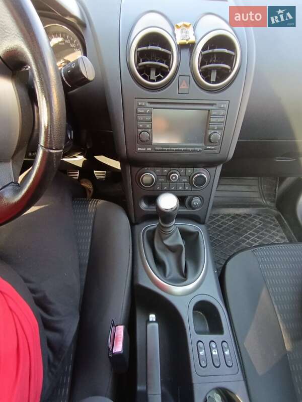 Позашляховик / Кросовер Nissan Qashqai+2 2012 в Скалаті