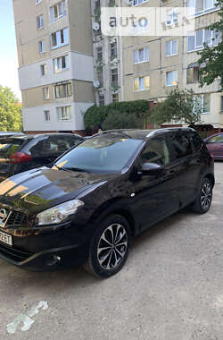 Позашляховик / Кросовер Nissan Qashqai+2 2011 в Львові