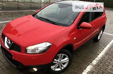 Позашляховик / Кросовер Nissan Qashqai+2 2011 в Луцьку