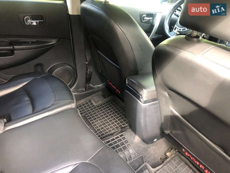 Внедорожник / Кроссовер Nissan Qashqai+2 2010 в Самборе
