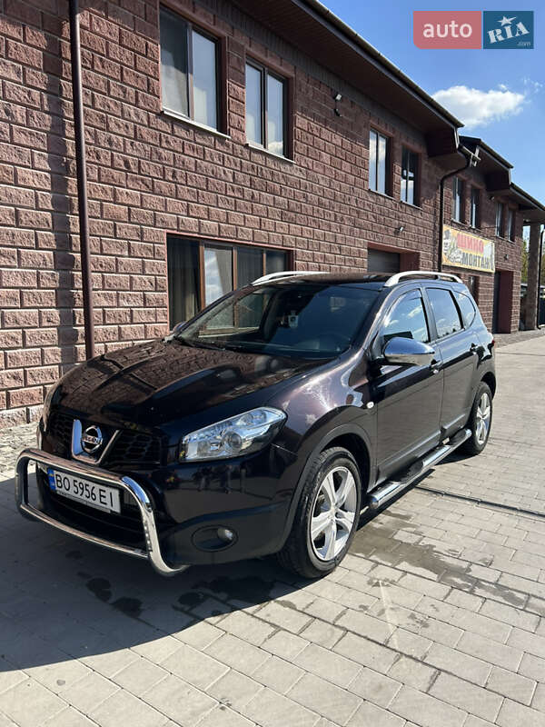 Nissan Qashqai+2 2011
