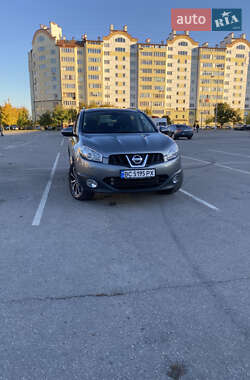 Позашляховик / Кросовер Nissan Qashqai+2 2011 в Івано-Франківську