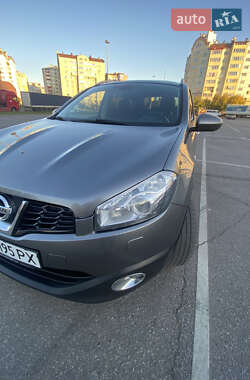 Позашляховик / Кросовер Nissan Qashqai+2 2011 в Івано-Франківську