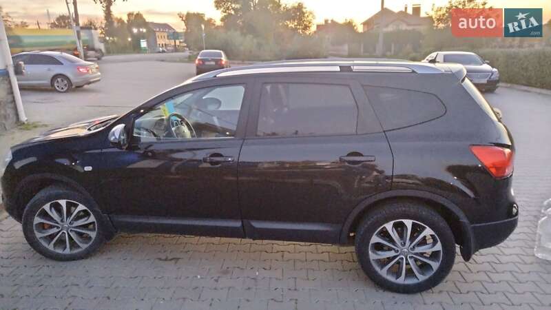 Внедорожник / Кроссовер Nissan Qashqai+2 2009 в Хмельницком