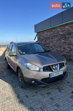 Позашляховик / Кросовер Nissan Qashqai+2 2013 в Вараші