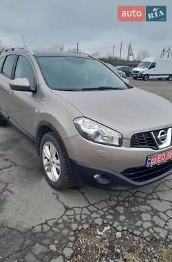 Внедорожник / Кроссовер Nissan Qashqai+2 2010 в Ровно