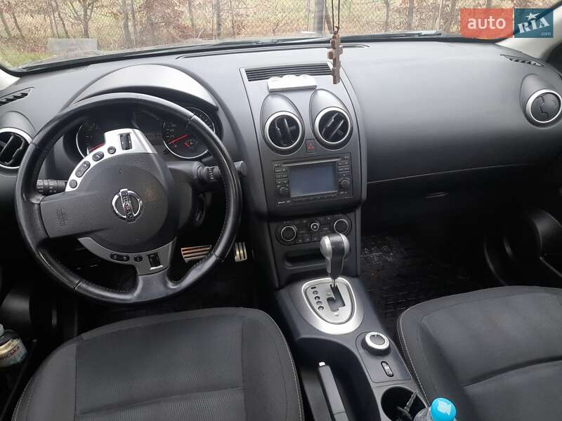 Nissan Qashqai+2 2011