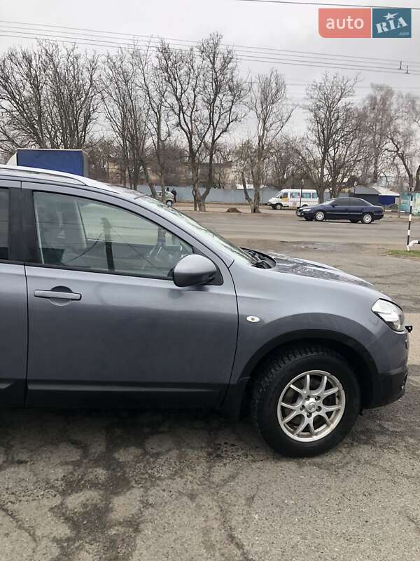 Внедорожник / Кроссовер Nissan Qashqai+2 2010 в Полтаве