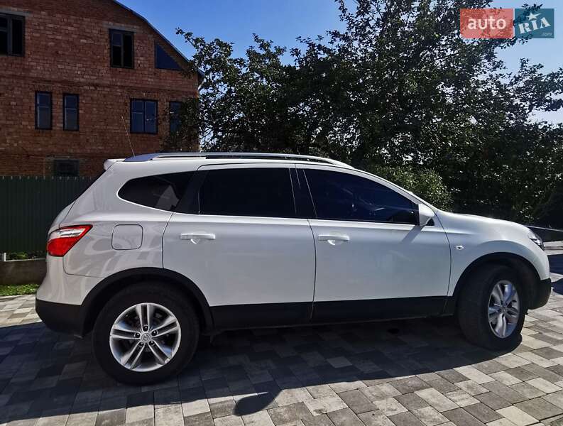 Позашляховик / Кросовер Nissan Qashqai+2 2010 в Самборі