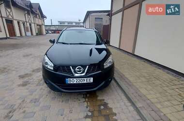 Позашляховик / Кросовер Nissan Qashqai+2 2010 в Дружбі