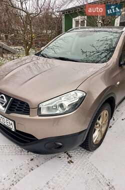 Позашляховик / Кросовер Nissan Qashqai+2 2012 в Чернівцях