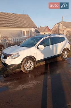 Внедорожник / Кроссовер Nissan Qashqai+2 2012 в 
