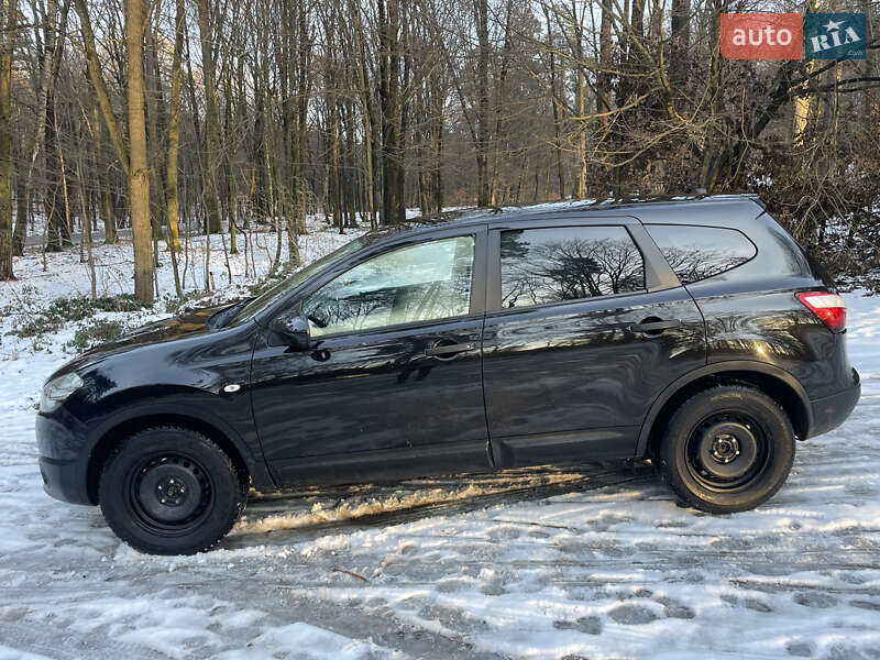 Внедорожник / Кроссовер Nissan Qashqai+2 2012 в Великих Мостах