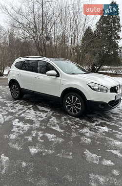 Позашляховик / Кросовер Nissan Qashqai+2 2012 в Києві