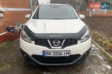 Позашляховик / Кросовер Nissan Qashqai+2 2010 в Рівному