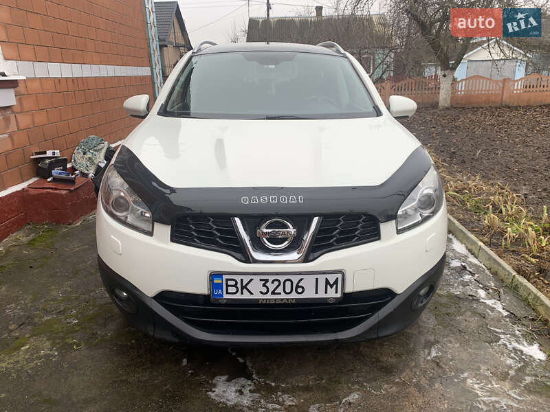 Внедорожник / Кроссовер Nissan Qashqai+2 2010 в Ровно