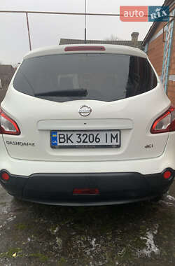 Внедорожник / Кроссовер Nissan Qashqai+2 2010 в Ровно