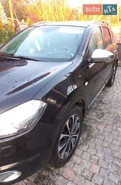 Позашляховик / Кросовер Nissan Qashqai+2 2011 в 
