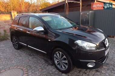 Позашляховик / Кросовер Nissan Qashqai+2 2011 в 
