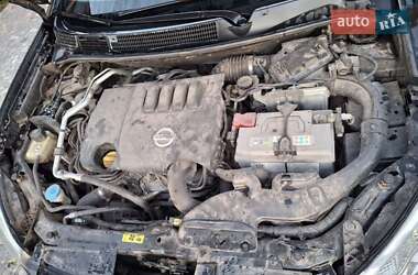Позашляховик / Кросовер Nissan Qashqai+2 2011 в 