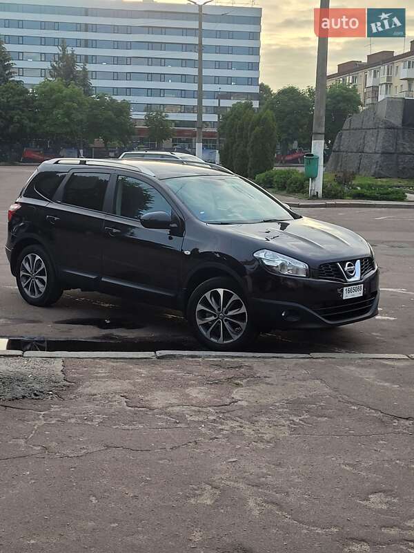 Внедорожник / Кроссовер Nissan Qashqai+2 2010 в Житомире
