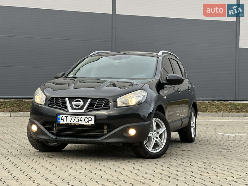Позашляховик / Кросовер Nissan Qashqai+2 2013 в Івано-Франківську