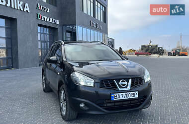 Позашляховик / Кросовер Nissan Qashqai+2 2011 в Умані