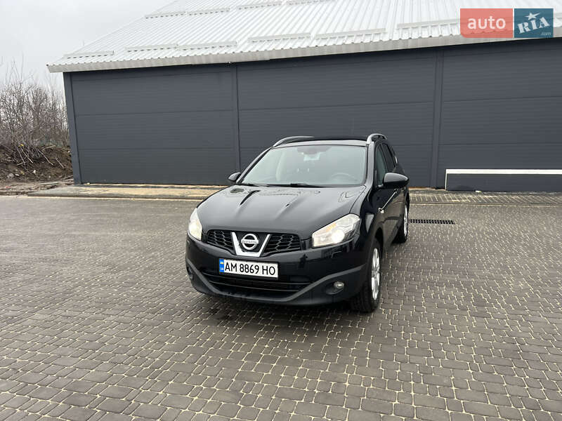Позашляховик / Кросовер Nissan Qashqai+2 2010 в 