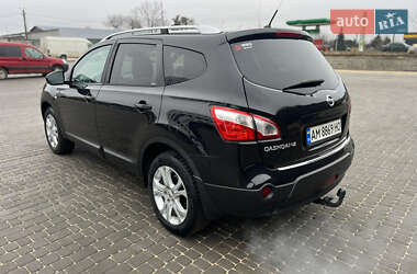 Позашляховик / Кросовер Nissan Qashqai+2 2010 в 