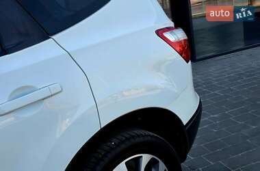 Внедорожник / Кроссовер Nissan Qashqai+2 2010 в 