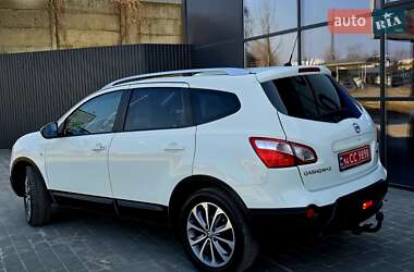 Внедорожник / Кроссовер Nissan Qashqai+2 2010 в 