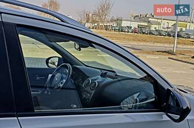 Внедорожник / Кроссовер Nissan Qashqai+2 2010 в 