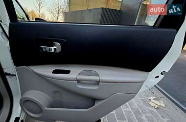 Внедорожник / Кроссовер Nissan Qashqai+2 2010 в 