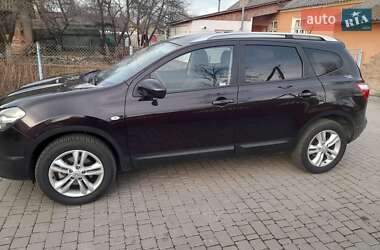 Позашляховик / Кросовер Nissan Qashqai+2 2010 в Гощі