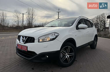 Позашляховик / Кросовер Nissan Qashqai+2 2011 в Києві