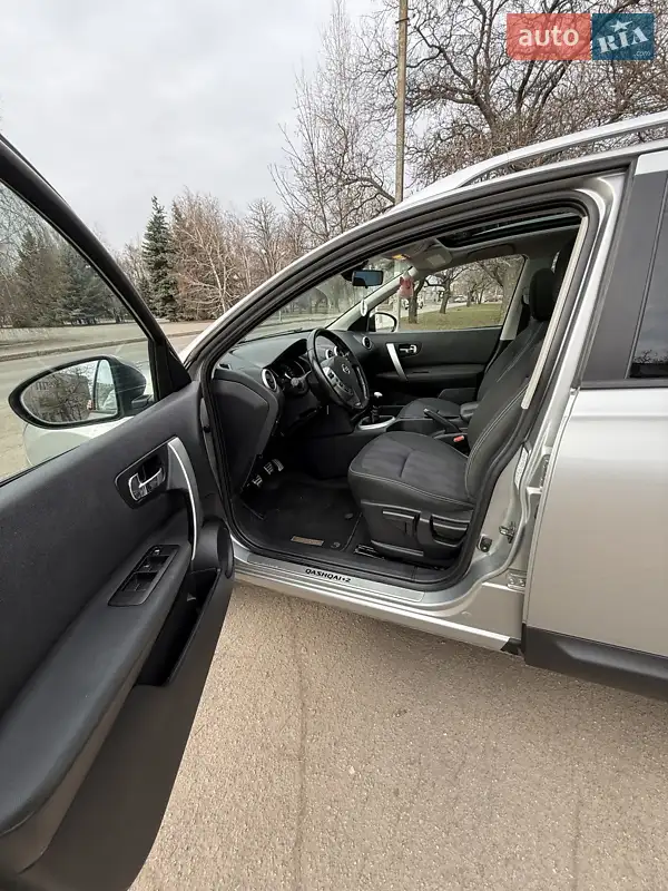 Позашляховик / Кросовер Nissan Qashqai+2 2012 в 