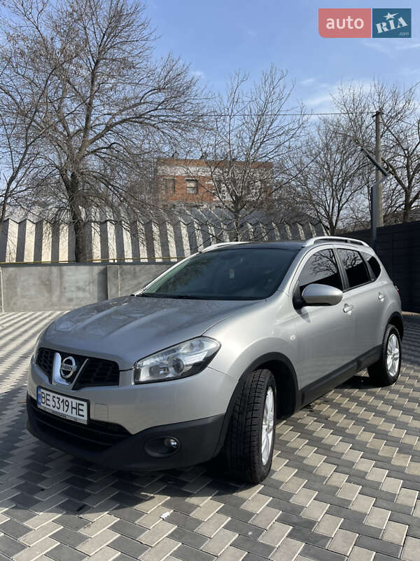 Позашляховик / Кросовер Nissan Qashqai+2 2010 в Миколаєві